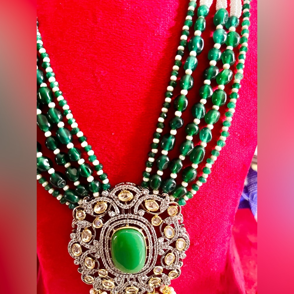 Grand Emerald&American Diamanté Pendant Held By Pearls &Green Droplets Earrings - Picture 4 of 6